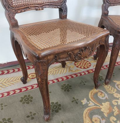 null Pair of Louis XV style carved and molded natural wood caned CHAIRS

H : 46 ...