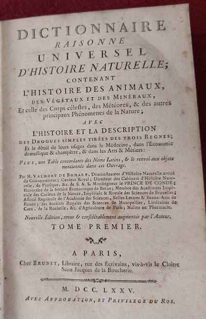 null DICTIONARY OF NATURAL HISTORY by Valmont DE BOMARE 

9 volumes. 

18th century...