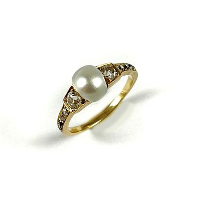 null RING 

holding a white pearl (untested) set with old cut diamonds. The finger...