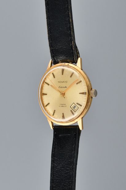 null NOVATIC

De Ville.

About: 1960.

Yellow gold wristwatch 750/1000, gold dial...