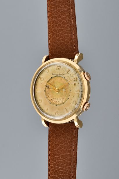 null JAEGER LECOULTRE

Memovox.

Circa: 1960.

Yellow gold plated wristwatch, yellow...
