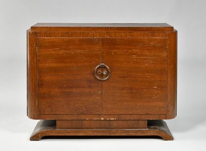null 1930'S WORK

Buffet in rosewood veneer with rounded uprights opening by two...