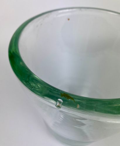 null André THURET (1898-1965)

Vase en verre transparent.

Gravé sous la base

Haut...