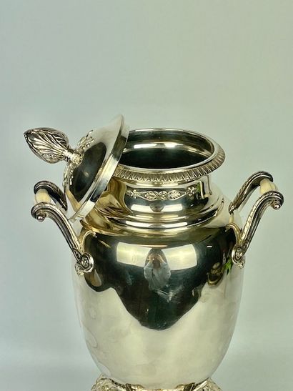 null SAMOVAR in silver plated metal with its stove 

Empire style 

H : 46 cm