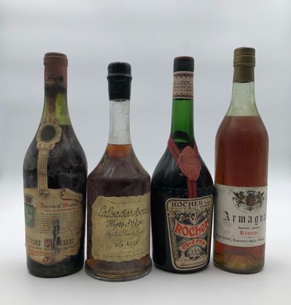 null 4 bouteilles : 1 LIQUEUR MACVIN Henri Maire, 1 CALVADOS 15 ans Hors d'âge Morin,...