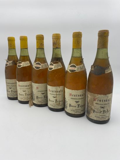 null 6 bottles MEURSAULT 1967 

(N. of 3 to 4 cm)