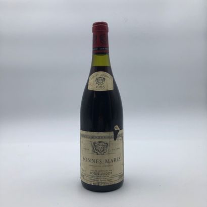 null 1 bottle BONNES MARES 1985 Louis Jadot

(N. 2 cm, E. a, m, lg) (Cellar E)