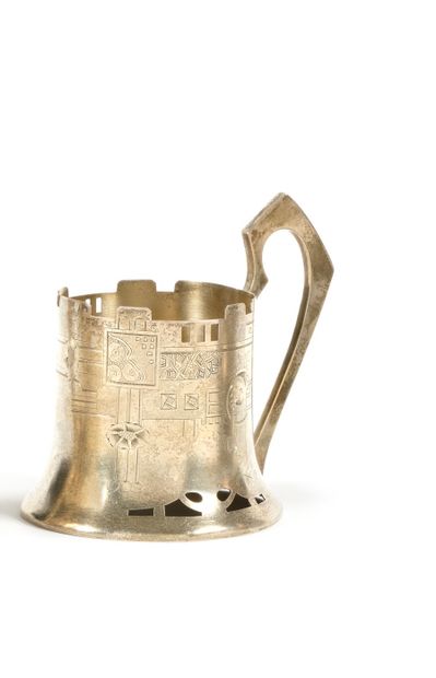 Tea glass holder

Engraved silver

Hallmarks:...