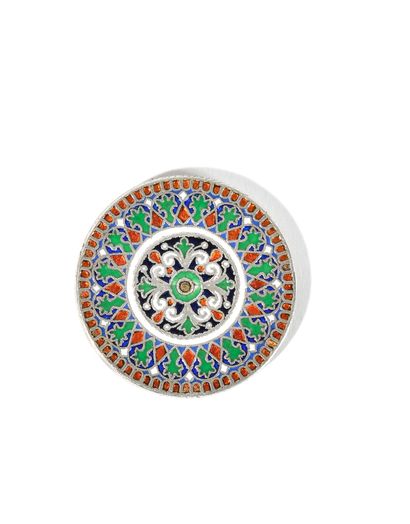 null KOPECK

Decorated with a silver circle and cloisonné enamel

D : 3,3 cm, 23...