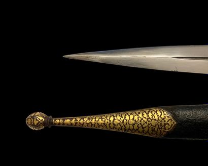 null CAUCASIAN KINDJAL 

With its original sheath richly decorated with gold plating....