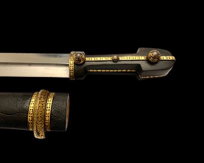 null CAUCASIAN KINDJAL 

With its original sheath richly decorated with gold plating....