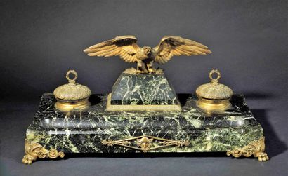 IMPORTANT INKWELL 

In green marble on clawed...