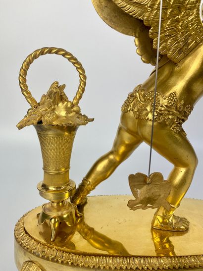 null PENDULE DE BACCHUS, 

modèle à la lanterne magique de 

DEVERBERIE. XIXe siècle....