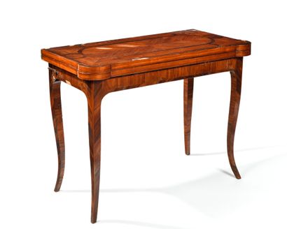 GAME TABLE 
in rosewood and rosewood, the...