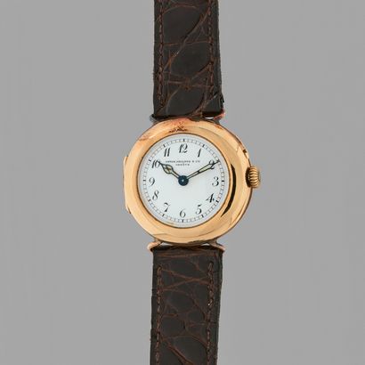 null PATEK PHILIPPE
Before the war.
Circa: 1910.
Rare early 20th century wristwatch...