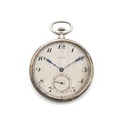 null LONGINES
Extra flat gusset. 
Circa 1930. 
Pocket watch in white gold 750/1000...