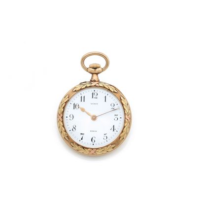 null LEROY 
About : 1900. 
Yellow gold collar watch 750/1000. White dial signed,...