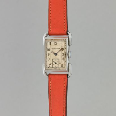 null JAEGER-LECOUTRE
Uniplan.
Réf: 269310.
Vers: 1940.
Montre bracelet de type "tank"...