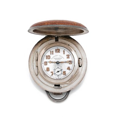 null HERMES 
Hermes sport Juvenia. 
Golfer's pocket watch in 925/1000 silver, sheathed...