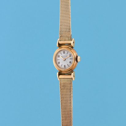 null JAEGER-LECOULTRE 
Circa: 1960.
Ladies' watch in yellow gold 750/1000. Signed...