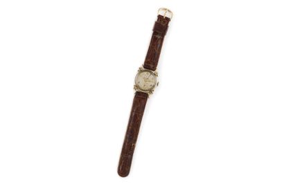 null BENRUS



Circa 1940.



Ref : 236491



10K gold plated bracelet watch with...