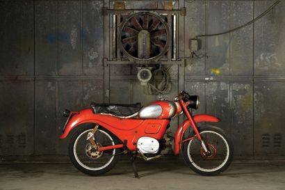 1957 Moto Guzzi C’est en 1954, que le modèle Zigolo Sport voit le jour tandis que...