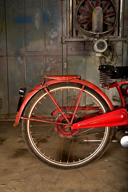 1952 Moto Guzzi Le modèle Guzzino apparait au printemps 1946 pour répondre aux impérieux...