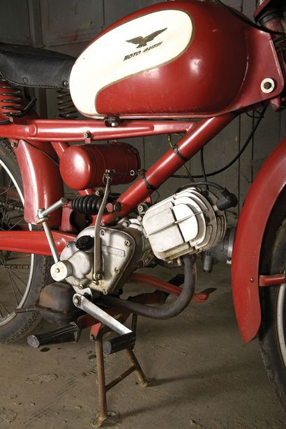 1956 Moto Guzzi La Cardellino était une petite moto 

monocylindre à deux-temps produite...