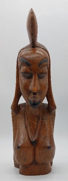 AFRIQUE

Sculpture de femme en bois 

XXème...