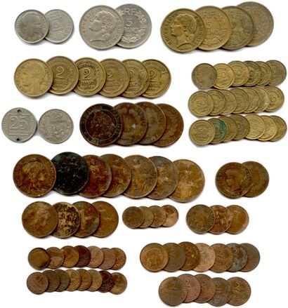 Lot de 177 monnaies en divers métaux – TROISIÈME...