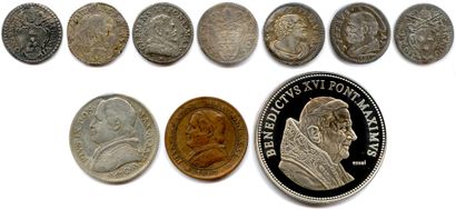 null VATICAN , Lot de 9 monnaies 

7 Gros d’argent de: Alexandre VII 1655-1667, Clément...