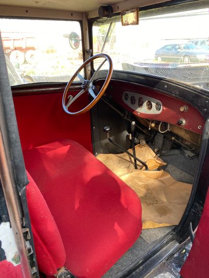 1930 CITROEN TYPE AC4 
N° de série 118703



Limousine 2 strapontins 


Carte grise...