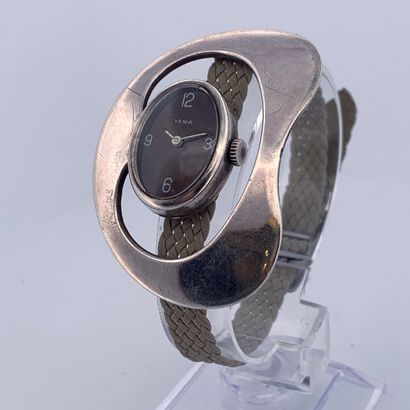 null YEMA

woman's watch.

Series: 1365. 

Case : Solid silver.

Movement : Manual...