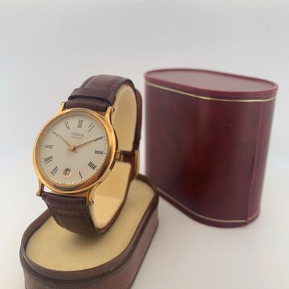 null YEMA

Classic woman's watch.

Series: Y85Q83. 

Case : Gold plated.

Movement:...