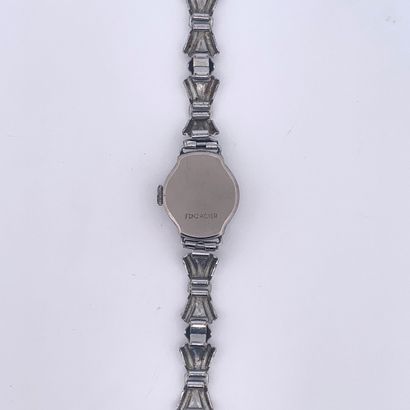 null YEMA

Classic woman's watch.

Series: Sans. 

Case : Steel.

Movement : Manual...