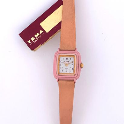null YEMA

Classic woman's watch.

Series: W9FC5L. 

Case : Plastic trose.

Movement...
