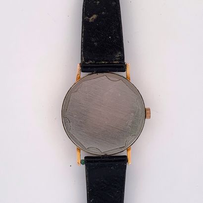 null YEMA

MONTRE classique homme.

Vers 1960.

Série : 715X56. 

Boitier : Plaqué...