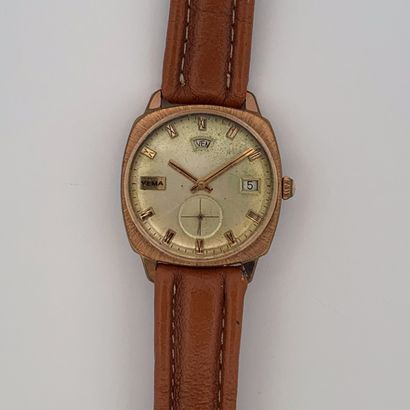 null YEMA

MONTRE classique homme.

Vers 1970.

Série : 173860. 

Boitier : Plaqué...