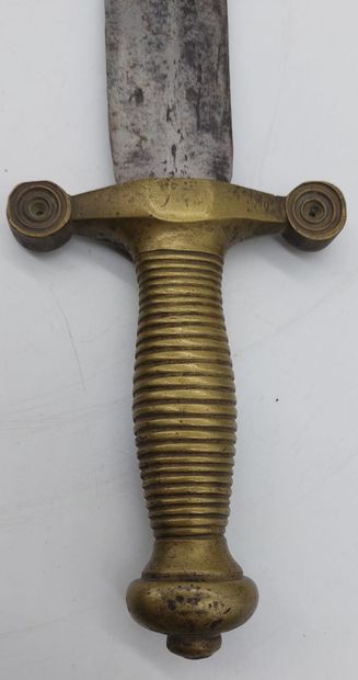 null GLAIVE

Poignée en bronze, lame en métal

L : 46,5 cm