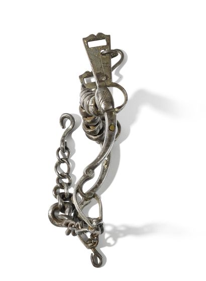 null Cavalry bridle bit 

In wrought iron. Articulated barrel and branches decorated...