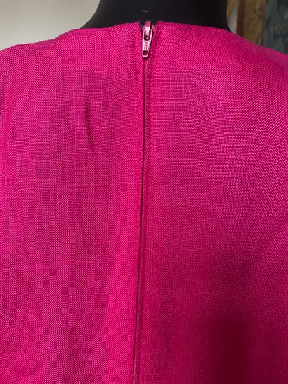 null PIERRE CARDIN 
Robe d'été rose fushia à manches courtes, à motif géométrique...