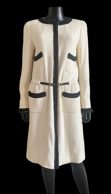null CHANEL 
White and black wool blend coat, four patch pockets, thin black patent...