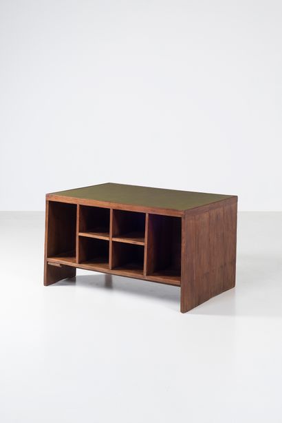 null PIERRE JEANNERET (1896-1967)

PJ BU 02 A

« Pigeonhole Desk » ou « Office table...