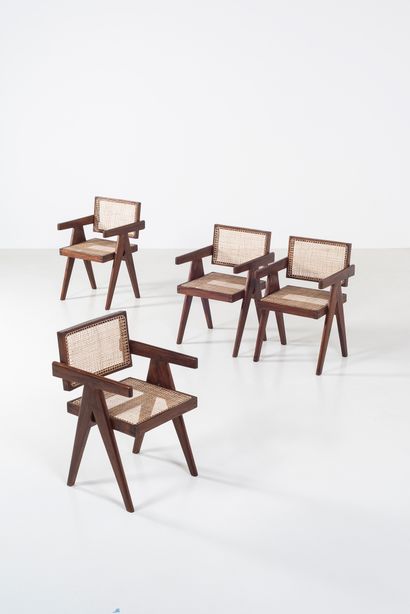 null PIERRE JEANNERET (1896-1967)

PJ SI 28 A

« Floating Back Chairs »

Suite de...
