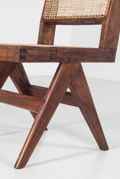 null PIERRE JEANNERET (1896-1967)

PJ SI 25

« Armless Chairs » ou « Chair V type...