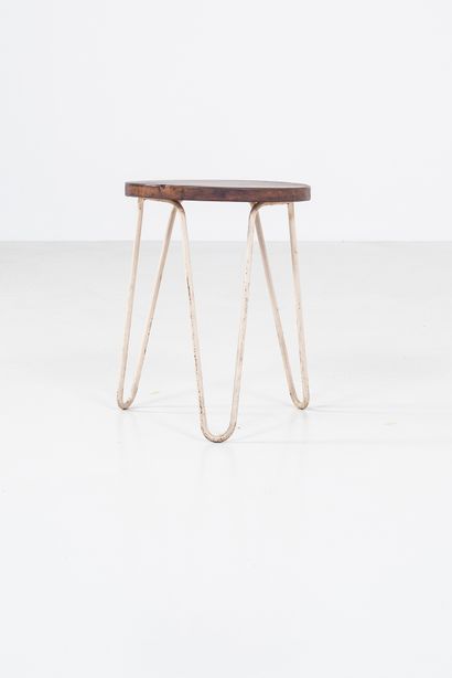 null PIERRE JEANNERET (1896-1967)

LC-AH-10-A

Pair of low tripod stools with circular...