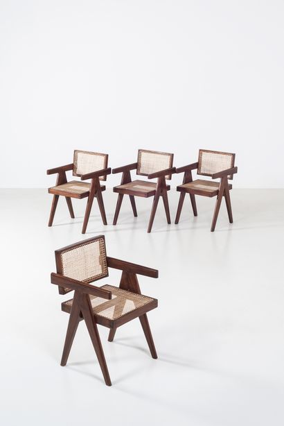 null PIERRE JEANNERET (1896-1967)

PJ SI 28 A

« Floating Back Chairs »

Suite de...