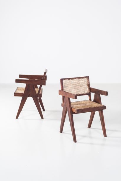 null PIERRE JEANNERET (1896-1967)

PJ SI 28 D

« Office Cane Chair », vers 1956

Paire...