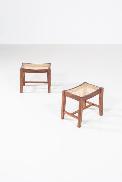 null PIERRE JEANNERET (1896-1967)

PJ SI 24 A, vers 1960

Paire de tabourets en teck...