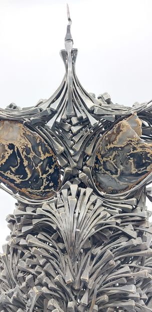 null HIBOU

Sculpture en métal et yeux en agathe

H : 64 cm

(un oeil cassé)